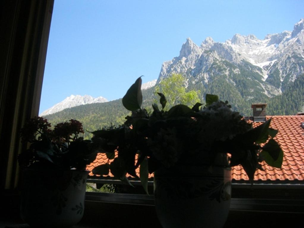 Ferienapartmenthaus Hubertushof Mittenwald Szoba fotó